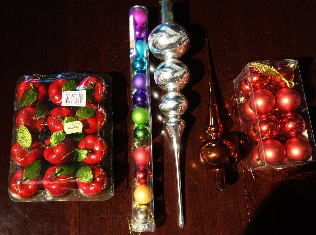 Zak met 80 kerstboom decoraties en boomspitsen, Ophalen, Overige materialen, Nieuw, Klassiek