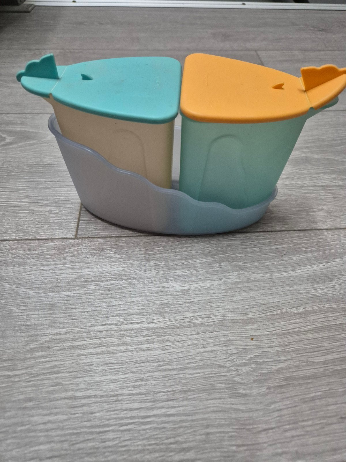 Tupperware set: 3 bakjes met 2 deksels, Ophalen of Verzenden