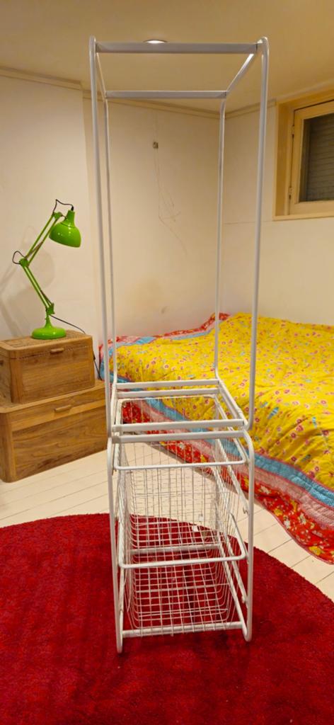 Complete kledingrek van IKEA, Ophalen