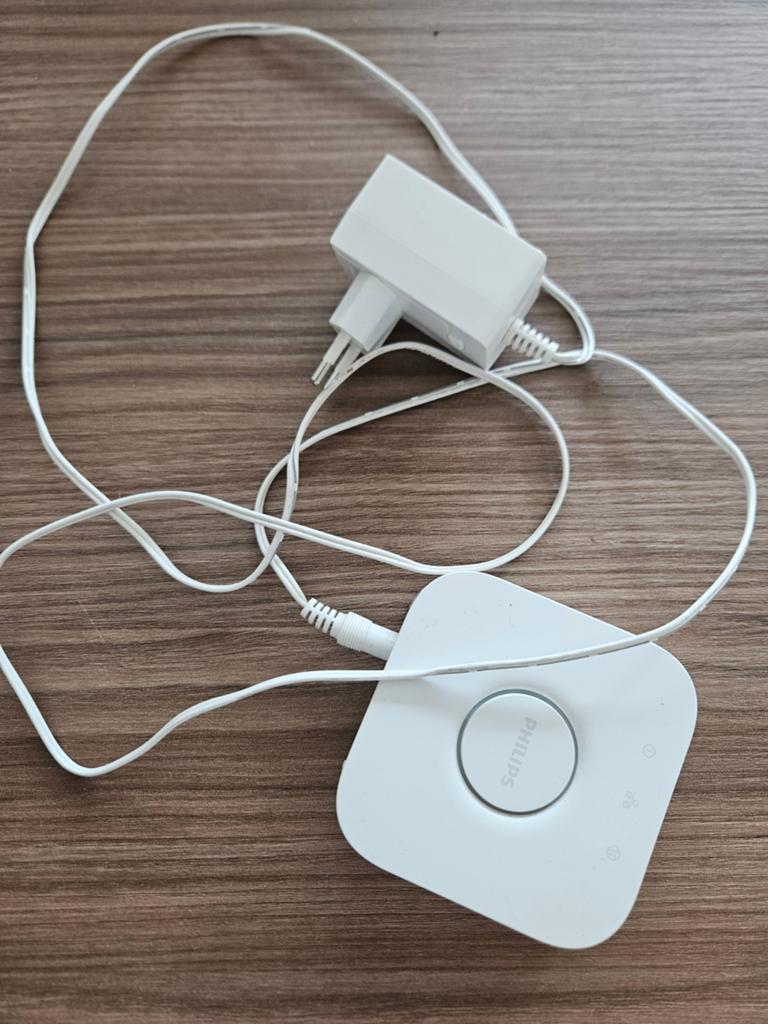 Philips Hue Bridge V2 met adapter, Ophalen of Verzenden, Gebruikt, Modern