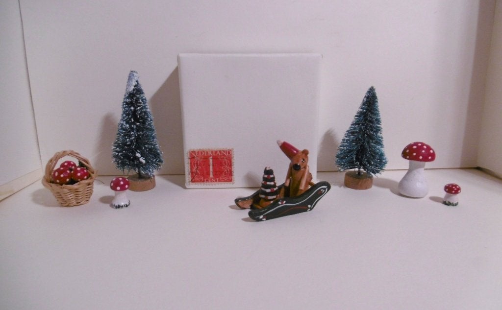 Oud houten slee miniatuur beertje kerst poppenhuis speelgoed, Diversen, Kerst, Verzenden