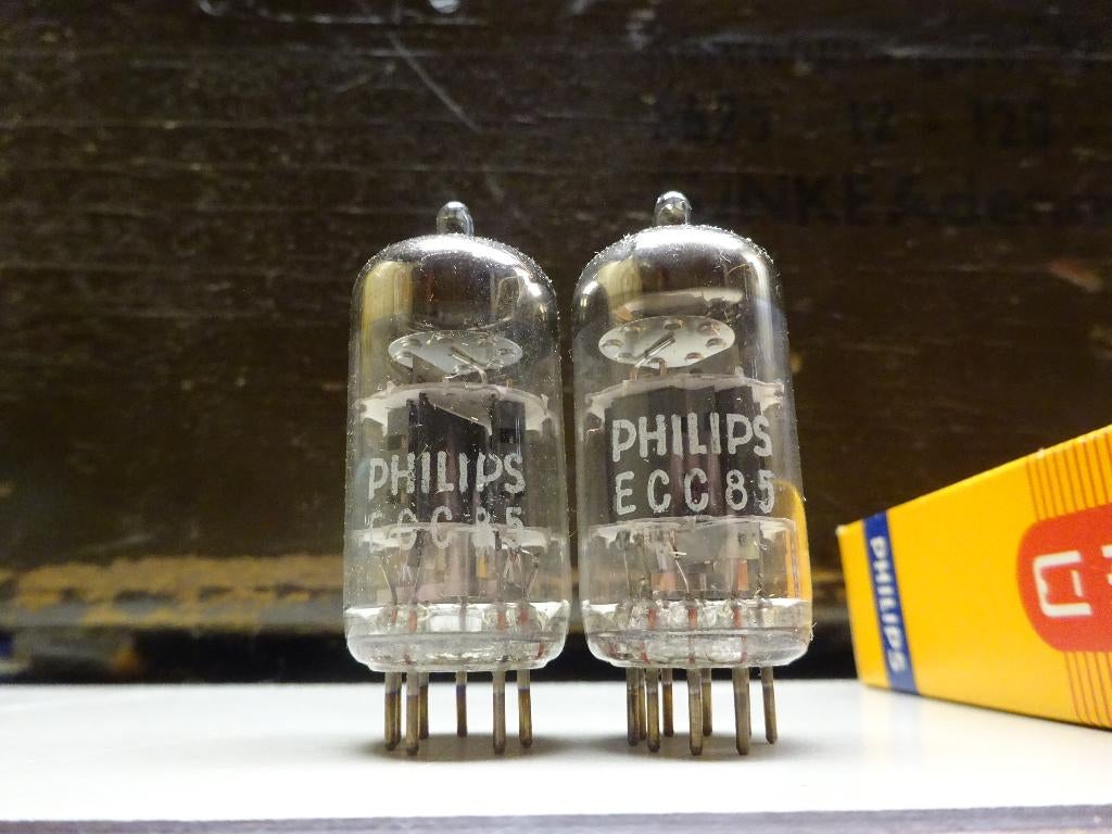 1 x ECC85 van philips nieuw in doos . NOS ., Ophalen of Verzenden