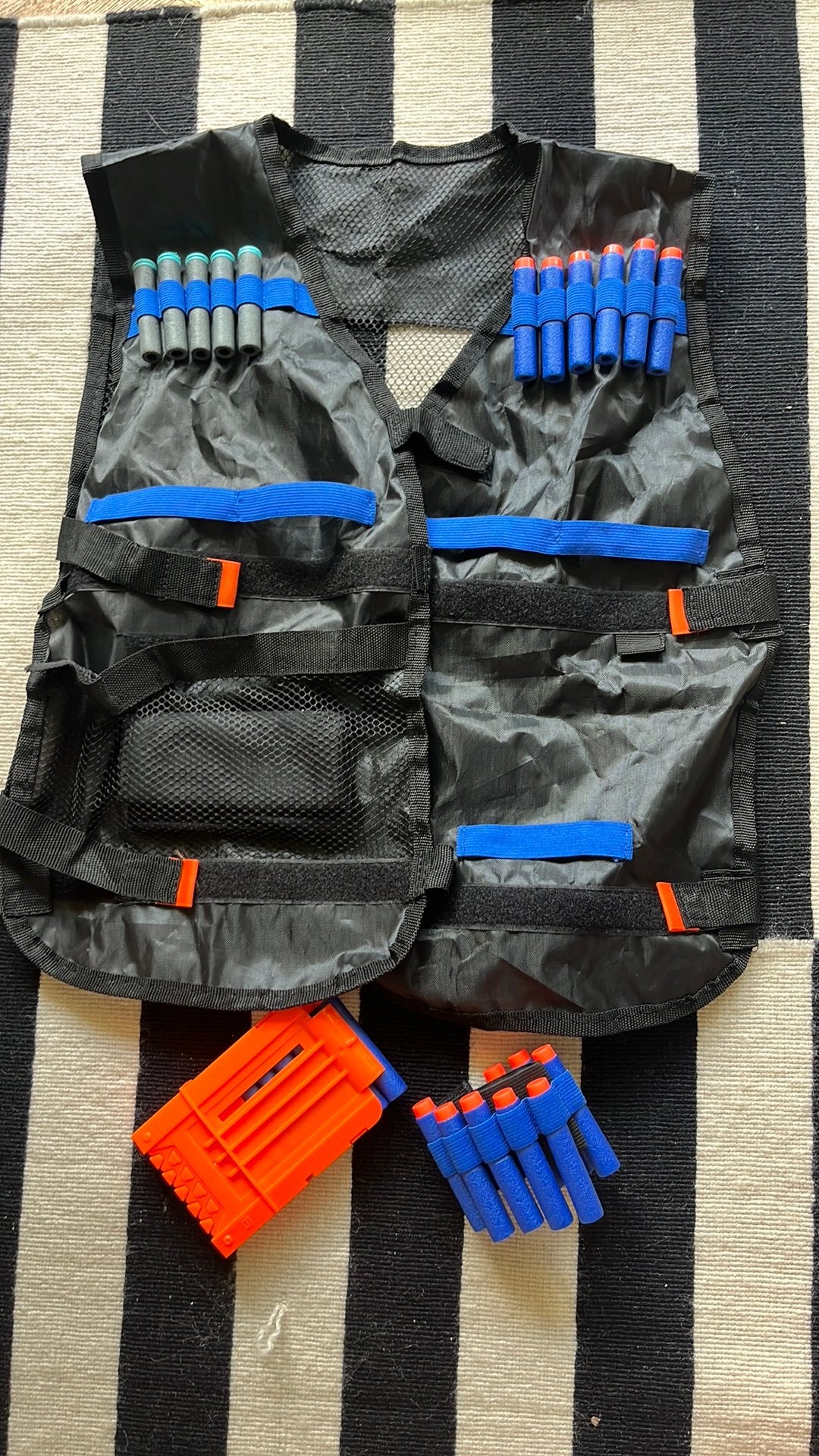 Nerf Vest + armband + extra lading (en 25 pijltjes), Ophalen, Gebruikt