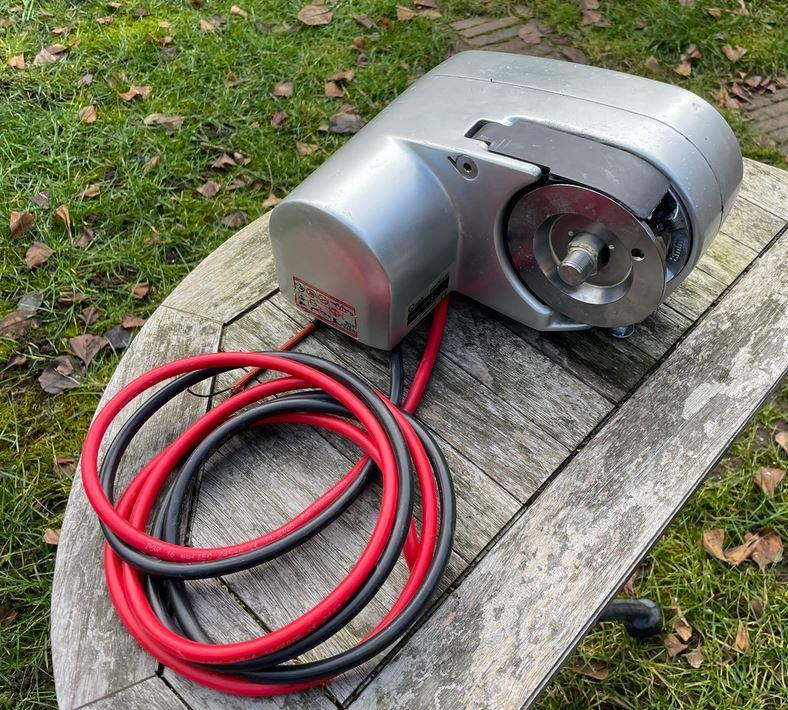 Quick Ankerlier Genius 1000 D voor 8mm ketting, Watersport en Boten, Ophalen of Verzenden, Zo goed als nieuw, Ankeren en Afmeren
