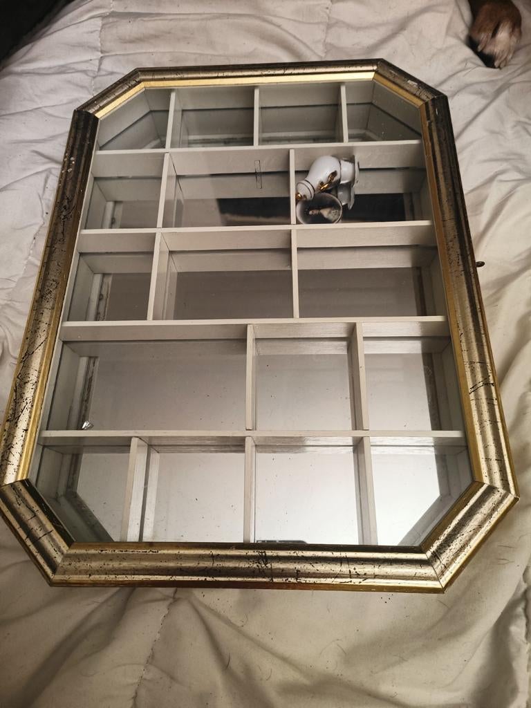 Wand vitrine kasten 2 stuks, Ophalen, 50 tot 100 cm, Zo goed als nieuw, Minder dan 100 cm