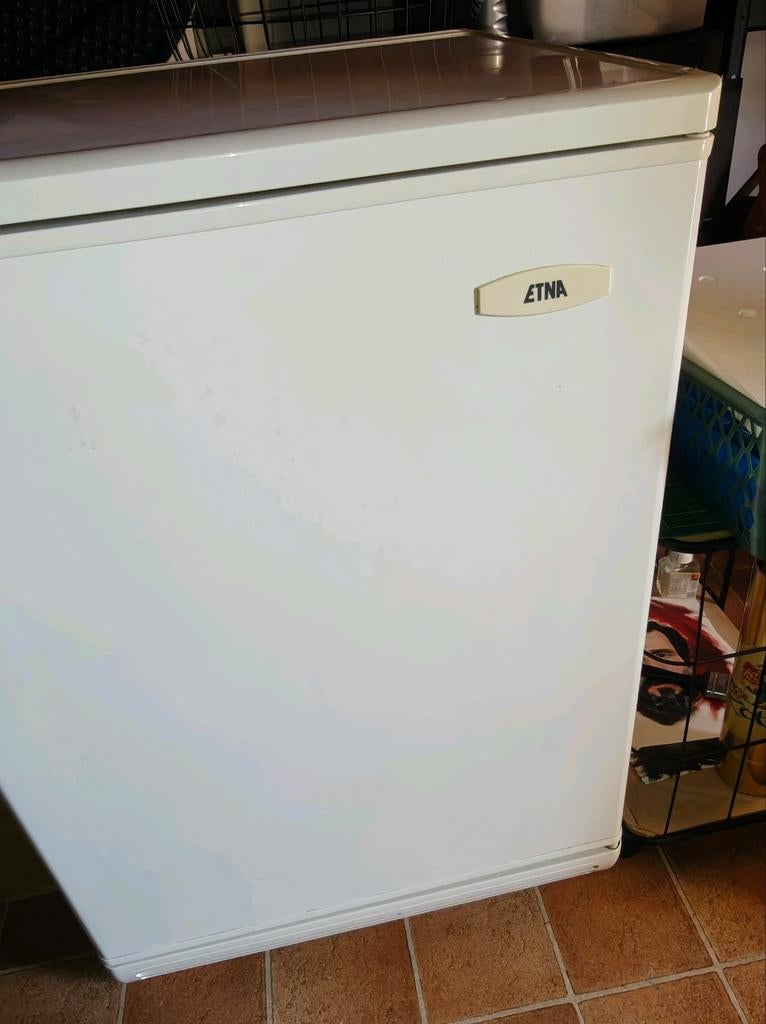 Etna koelkast 85 x 60 x 60, Witgoed en Apparatuur, Vriezers en Diepvrieskisten, Ophalen, Gebruikt, 60 tot 90 cm, 85 tot 120 cm