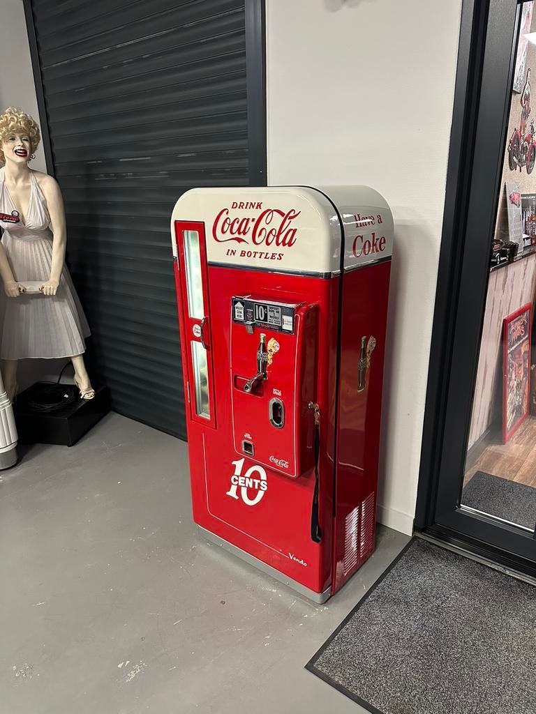 Prachtige Amerkiaanse Vendo 81 Coca Cola Automaat, Ophalen, Gebruikt