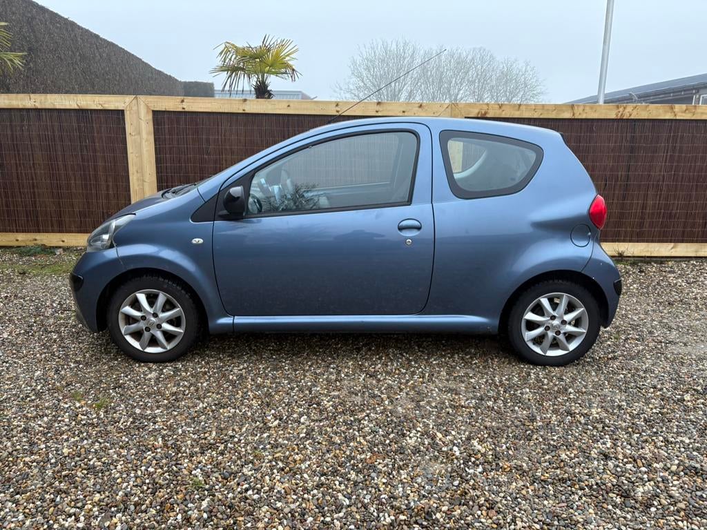 Toyota Aygo 1.0 12V Vvt-i 3DRS MMT 2008 Blauw, Auto's, Voorwielaandrijving, Metallic lak, Stof, Zwart