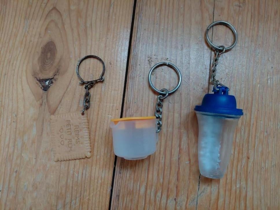 Keuken Sleutelhangers: Biscuit, Maatbeker, Beker, Ophalen of Verzenden, Gebruikt, Overige typen