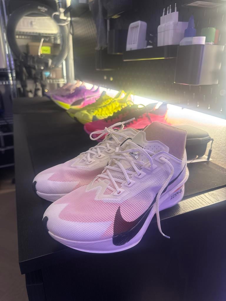 Nieuwe Nike Vaporfly 4 Proto met doos (EU 42 / US 8.5), Ophalen of Verzenden, Nieuw, Wit, Sportschoenen