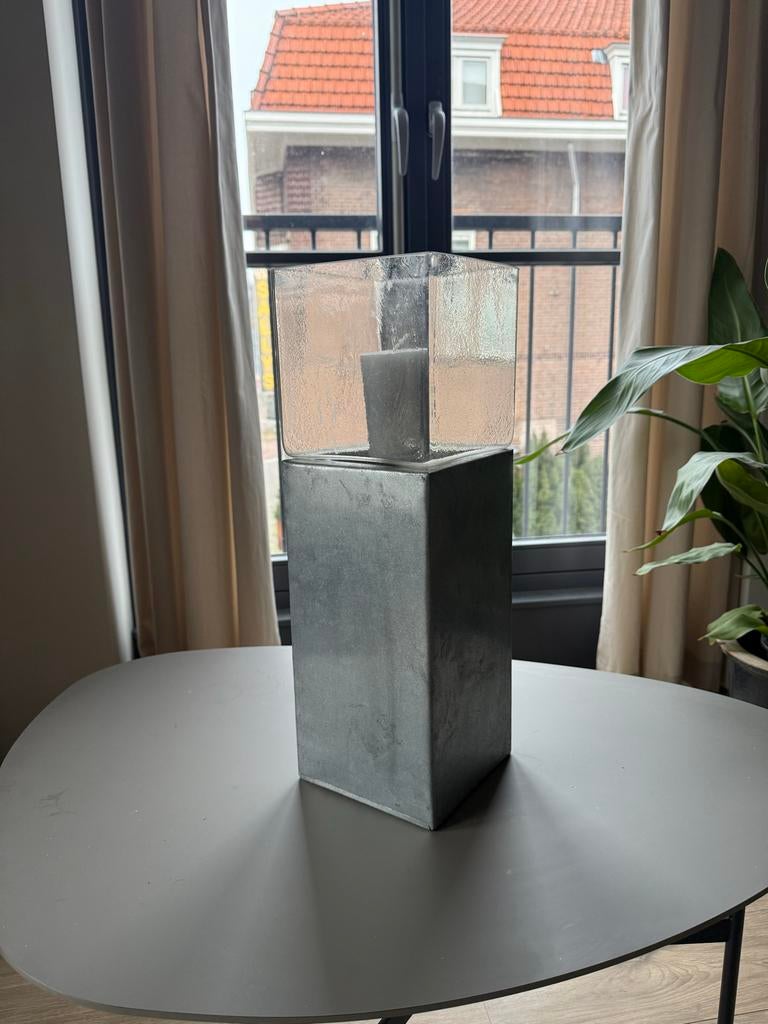 Stijlvolle windlicht/kandelaar met zinken voet en glas, Ophalen, Gebruikt, 25 tot 50 cm, Metaal