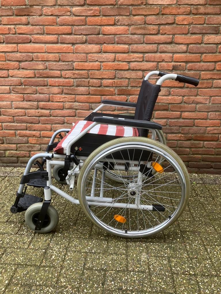 Rolstoel 58 cm zitbreedte max gewicht 170kg, Ophalen of Verzenden, Inklapbaar, Zo goed als nieuw, Duwrolstoel