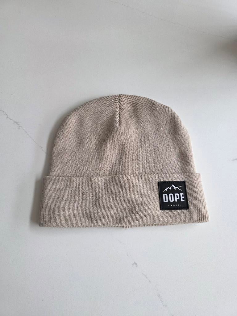 Nieuwe Dope Beanie Sandkleur one size, Ophalen of Verzenden, Nieuw