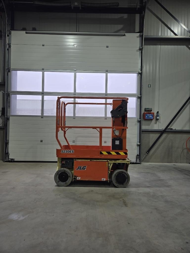 JLG 1230 ES mast hoogwerker (2013) nieuwe accu's, Zakelijke goederen, Machines en Bouw | Liften, Steigers en Ladders, Ophalen