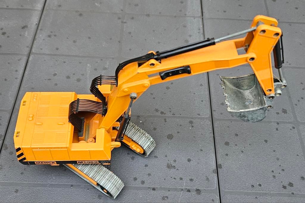 graafmachine Menck m500h nr 3414 made in germany mooie staat, Hobby en Vrije tijd, Modelauto's | 1:50, Ophalen, Zo goed als nieuw