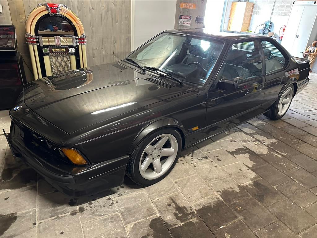 BMW E24 M6 - 1989 - 103.000km, Auto's, BMW, Achterwielaandrijving, 0 kg, Zwart, Handgeschakeld