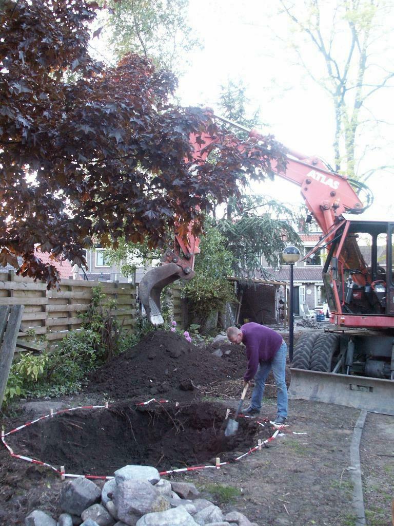 Tuinonderhoud? Zelf een graafmachine leren bedienen. Handig!, Diensten en Vakmensen, Tuinmannen en Stratenmakers, Tuinonderhoud of Snoeiwerk