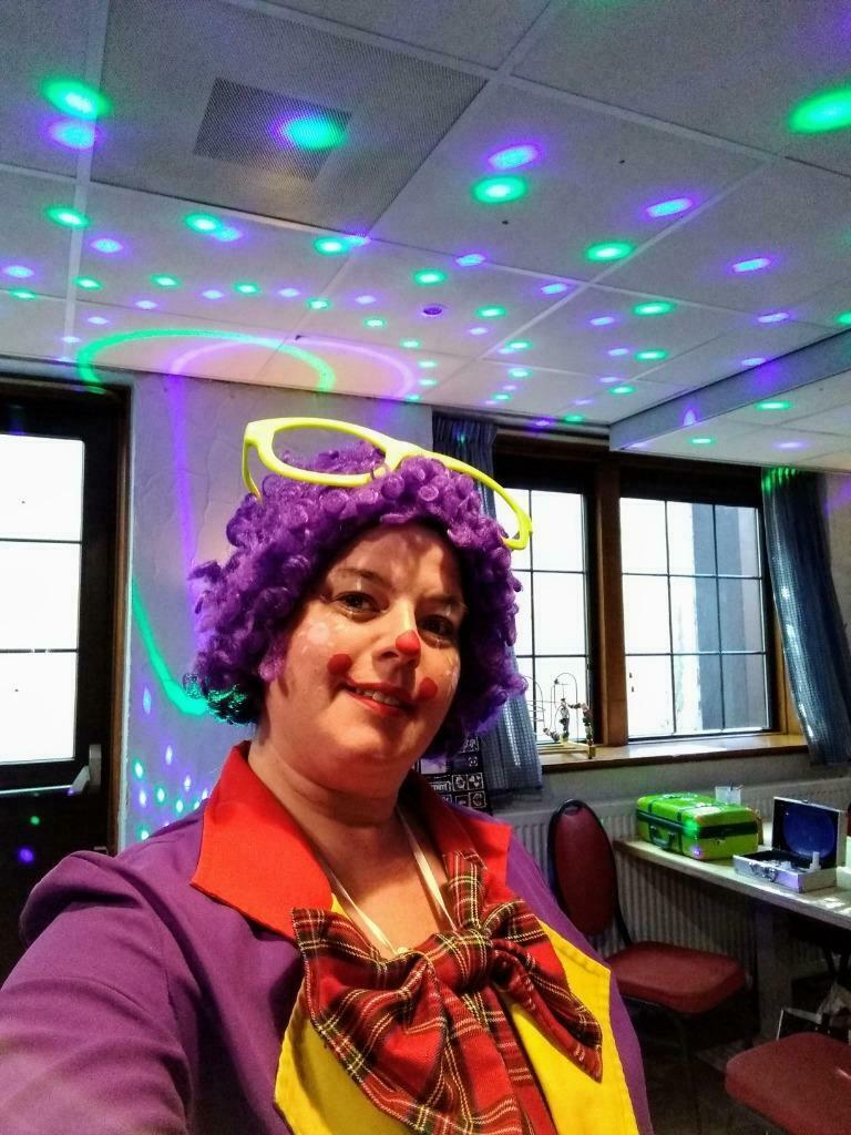 Clown Kiekeboe, mini disco, goochelen, ballonvouwen en meer, Kinderdisco