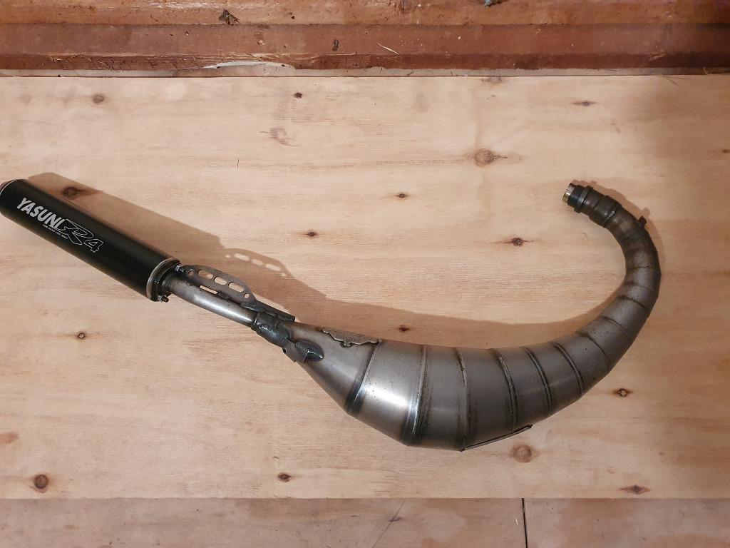 Yasuni R4 Max BigBore uitlaat Minarelli AM6 Rieju Beta RR..., Fietsen en Brommers, Brommeronderdelen | Algemeen, Zo goed als nieuw