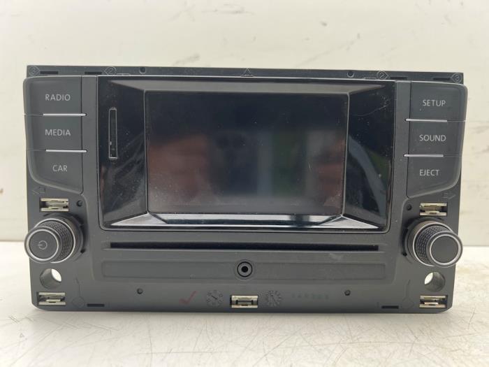 Radio van een Volkswagen Golf, Gebruikt, -, Volkswagen, -