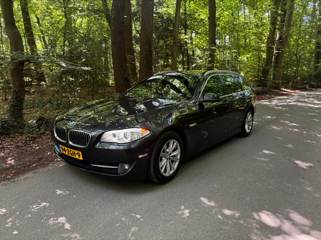 Prachtige BMW 5-Serie 520I 135KW Touring Aut8 2012 Grijs, 4 cilinders, 2000 kg, Stationwagon, Particulier