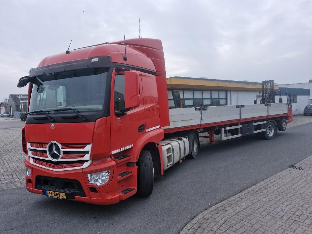 Complete vrachtwagencombinatie + Kooiaap — direct inzetbaar, Automaat, Stof, Mercedes-Benz, Diesel