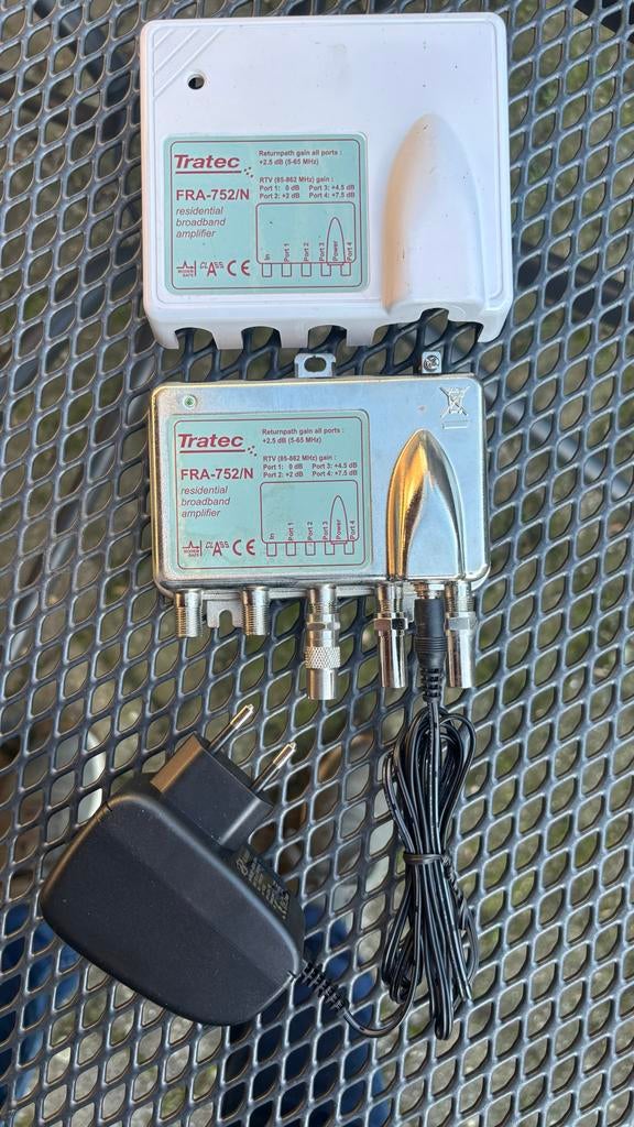 Tratec FRA-752N Antennesignaal Versterker voor o.a. Ziggo, Ophalen of Verzenden, Gebruikt, (Schotel)antenne, Overige merken