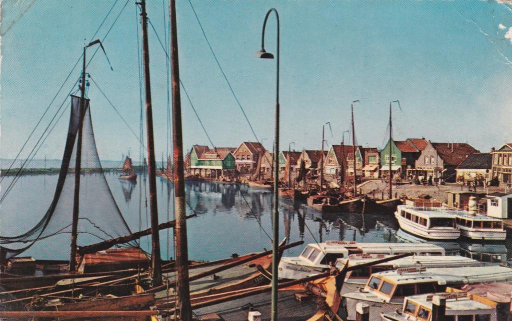 18068 Volendam gelopen 1956 Noord-Holland, Ophalen of Verzenden, 1940 tot 1960, Gelopen, Noord-Holland