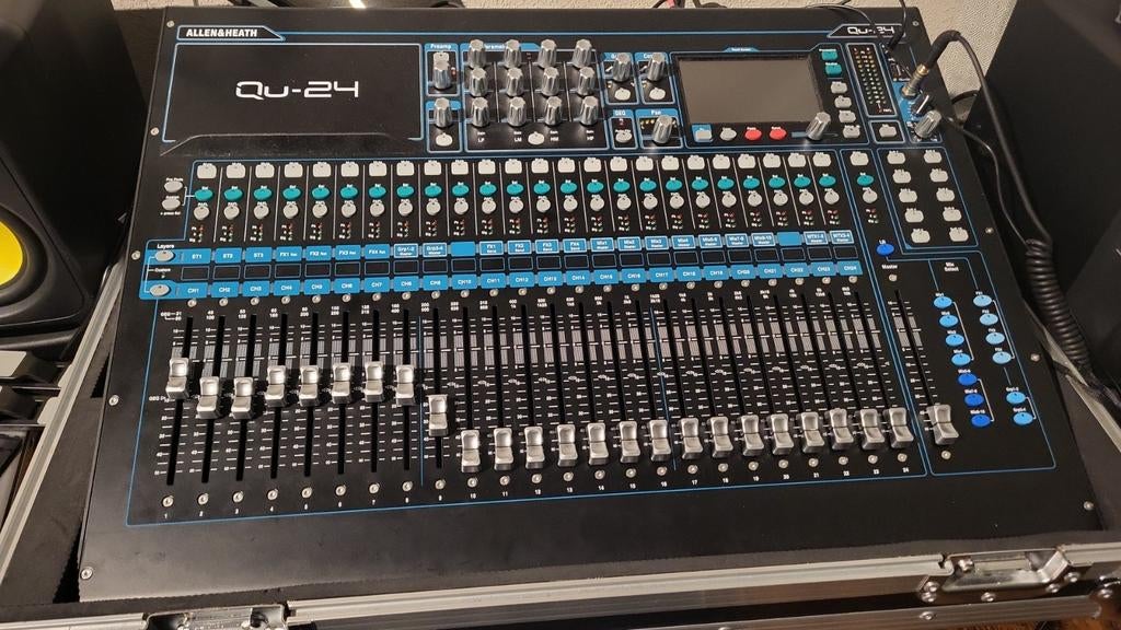 Allen & Heath Qu-24 Digitale Mixer, Muziek en Instrumenten, Mengpanelen, Ophalen of Verzenden, Zo goed als nieuw, 20 kanalen of meer