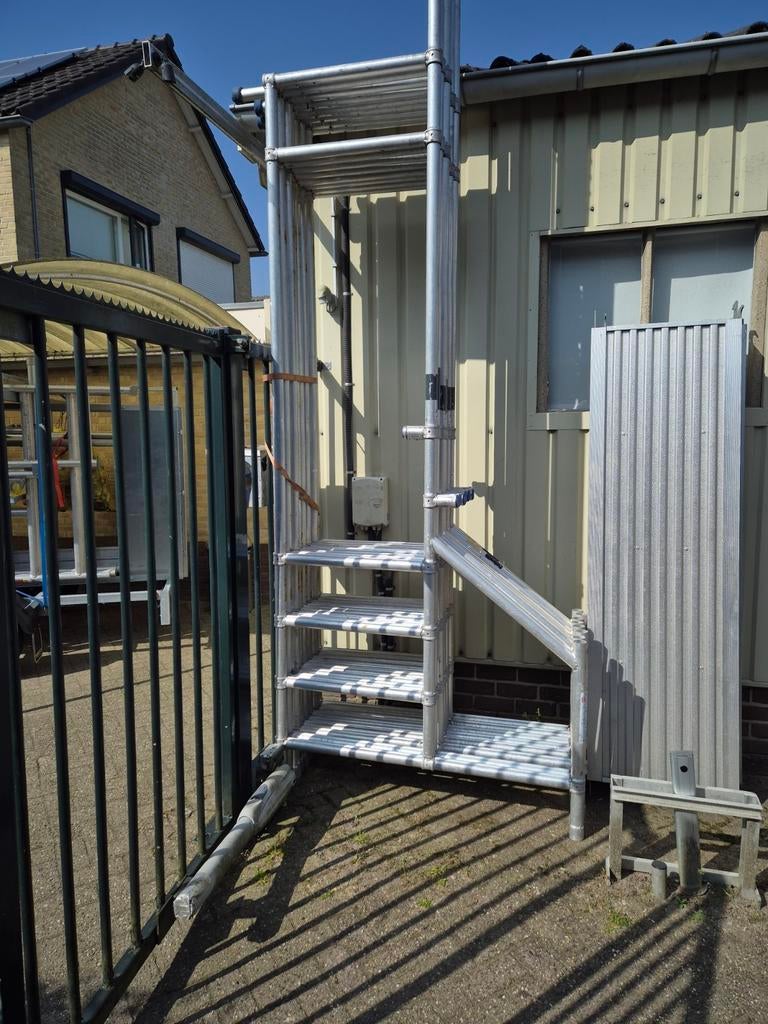 Skyline opbouw frames skyworks, Doe-het-zelf en Verbouw, Steigers, Ophalen, Zo goed als nieuw, Rolsteiger of Kamersteiger, 5 meter of hoger