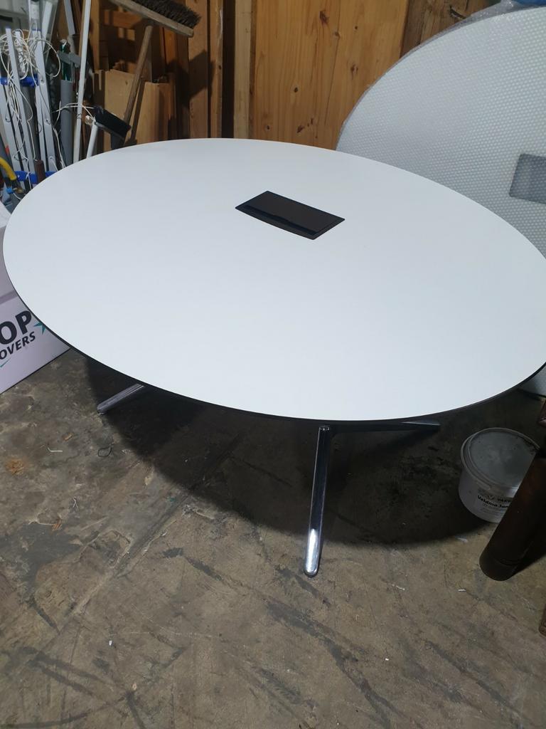 Hele nette vergadertafel ovaal met kabelsleuf rvs onderstel, Ophalen, Gebruikt, 100 tot 150 cm, 200 cm of meer