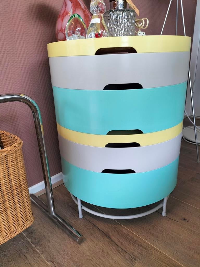 Vintage kastje met pastelkleuren ikea ps 2014, Ophalen, Kunststof, 50 tot 100 cm, Zo goed als nieuw