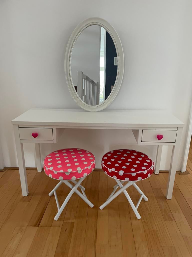Kaptafel / make-up tafel meisje met krukjes en spiegel, Huis en Inrichting, Tafels | Kaptafels, Ophalen, Gebruikt, 50 tot 100 cm