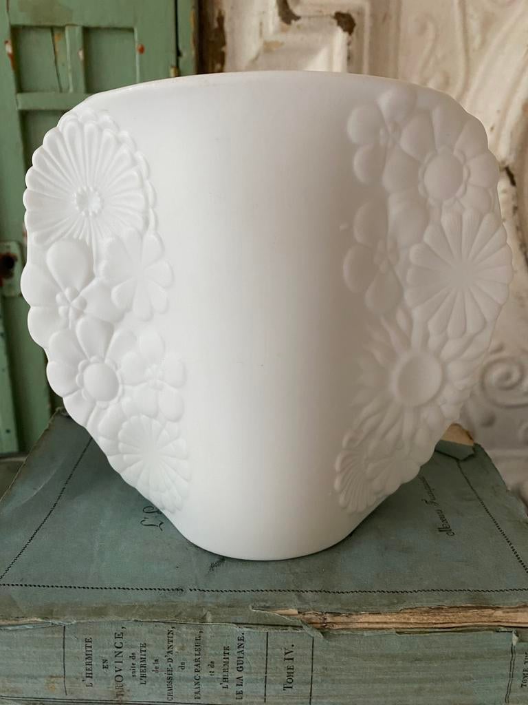 Vintage biscuit porseleinen vaas van Kaiser, Antiek en Kunst, Ophalen of Verzenden