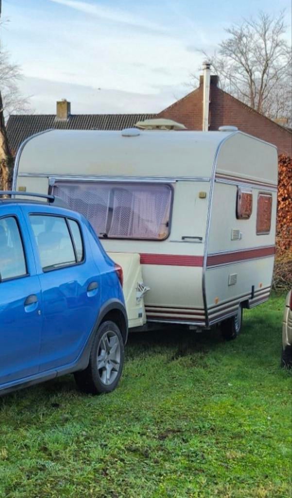 Mooie caravan uit 1984 in goede staat! Snel weg, beschikbaar, Caravans en Kamperen, Caravans, Particulier