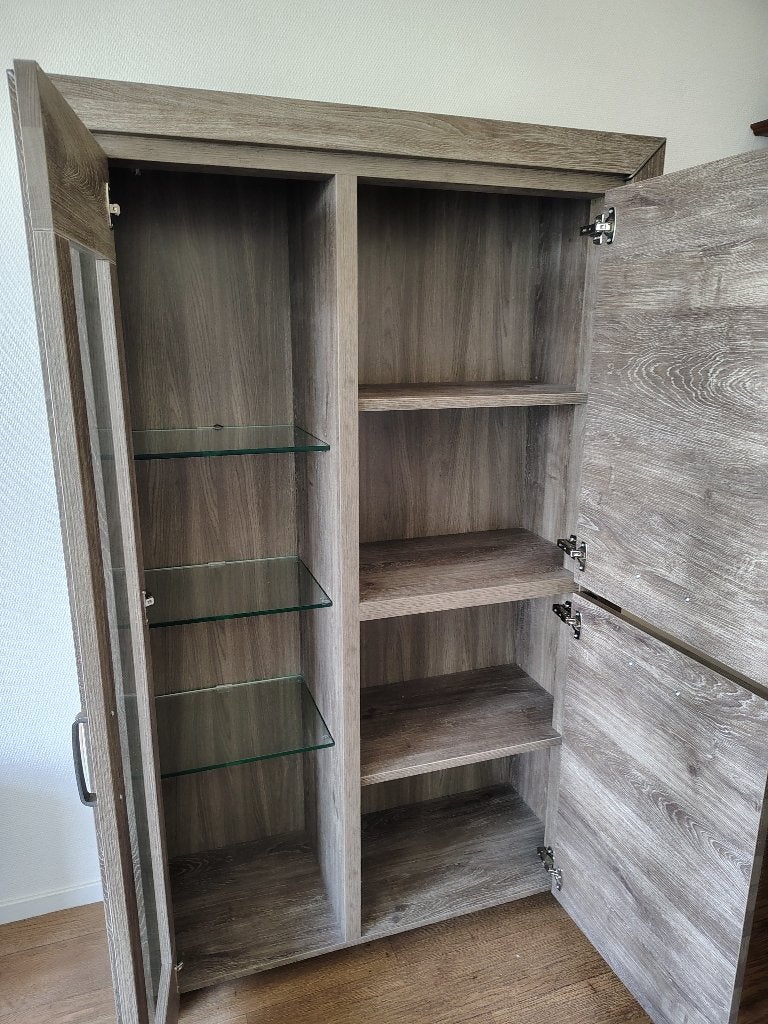 Foto 3 van Servieskast, televisie meubel en 2 salontafeltjes