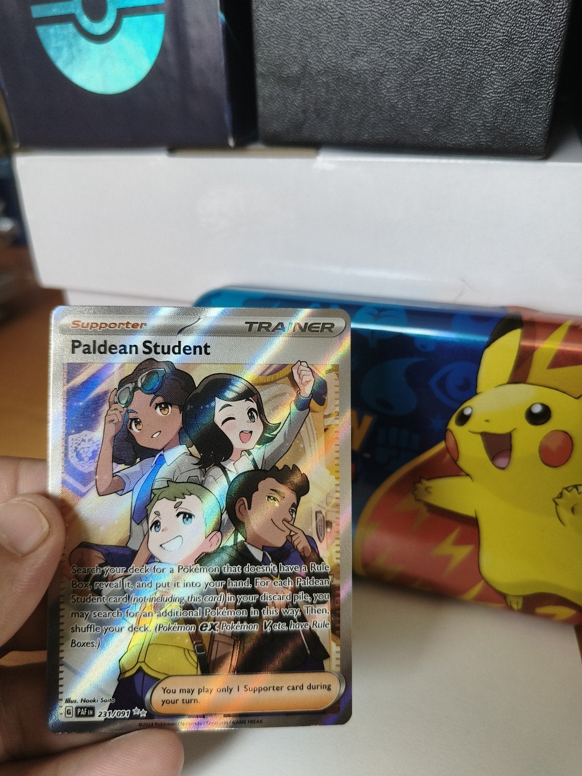 Pokémon Paldean Student Trainer Kaart (Foil) - Nieuwstaat, Hobby en Vrije tijd, Verzamelkaartspellen | Pokémon, Ophalen of Verzenden