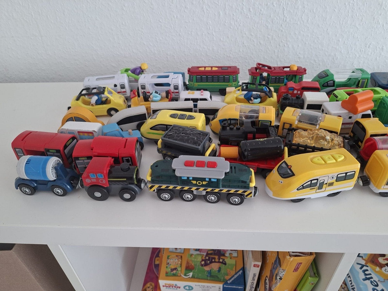 Grote trein‑ en voertuigenset (BRIO, IKEA, Lidl, Hape), Ophalen, Zo goed als nieuw, Bus of Vrachtwagen, Overige merken