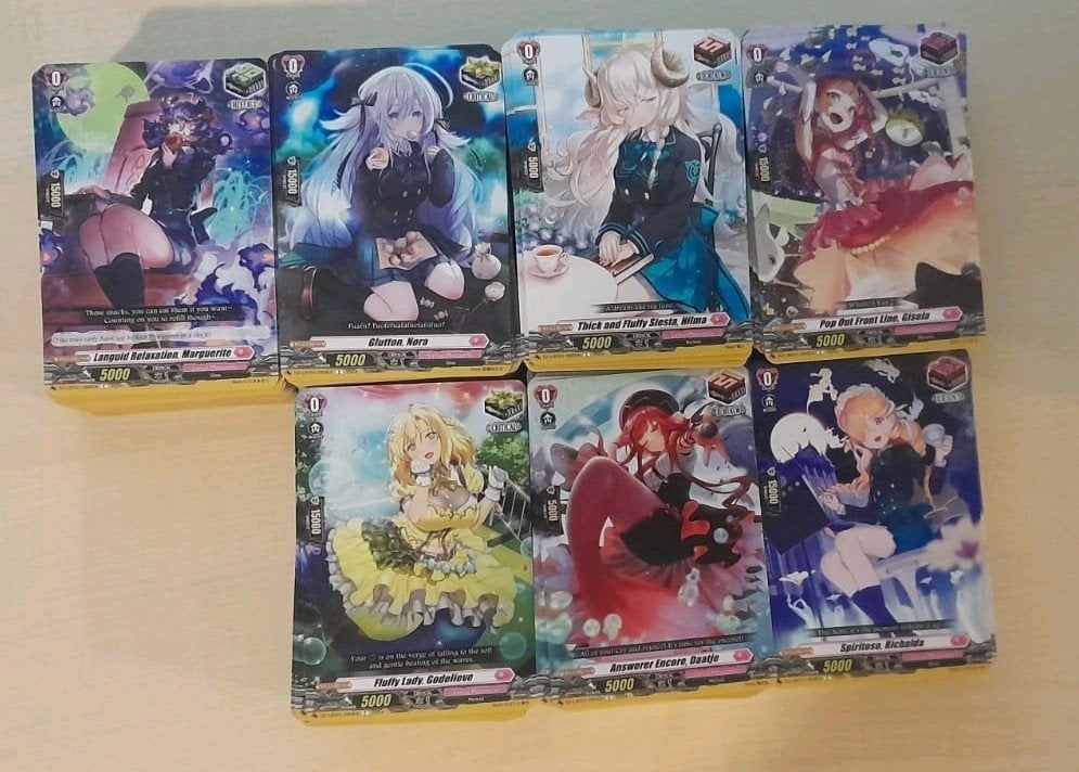 Cardfight Vanguard - Trigger Units Lyrical Monasterio (Roze), Ophalen of Verzenden, Zo goed als nieuw, Meerdere kaarten