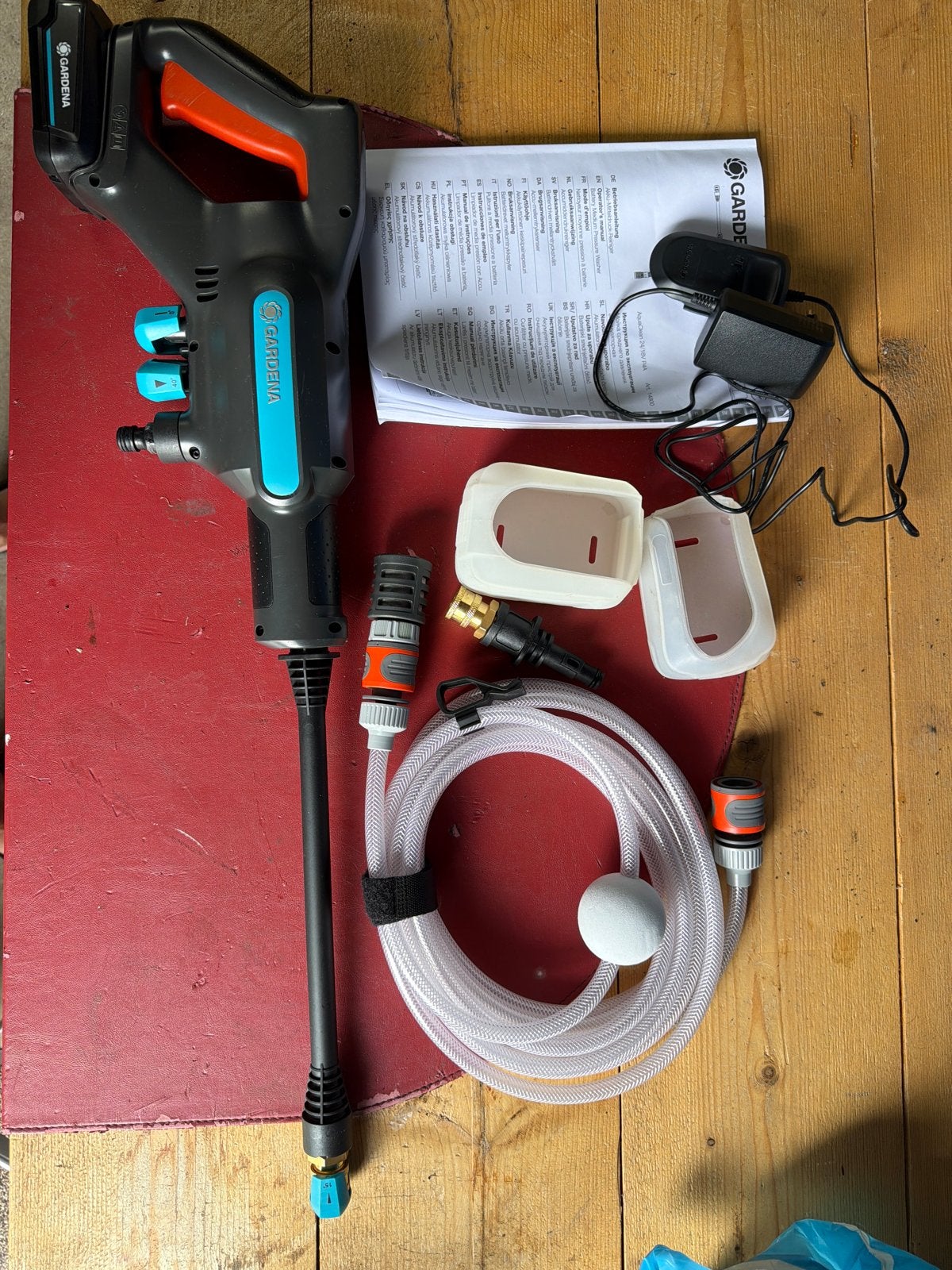 Gardena AquaClean 24/18V P4A Accu Hoge Drukspuit, Tuin en Terras, Hogedrukreinigers, Ophalen of Verzenden, Zo goed als nieuw, Accu