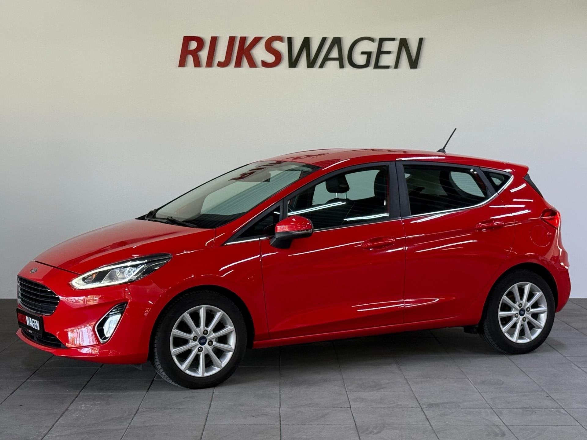 Ford Fiesta 1.0 EcoBoost Titanium Automaat/Carplay/Sfeer, Auto's, Gebruikt, Zwart, Met garantie (alle), Bedrijf