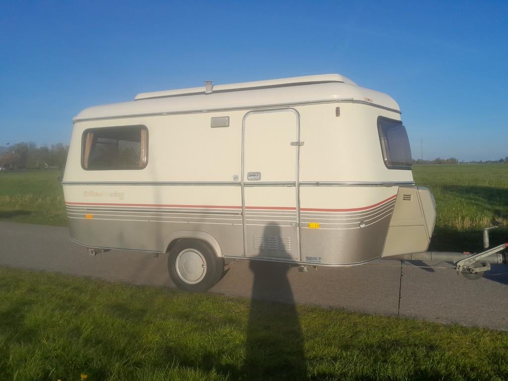 Compacte Eriba Touring caravan met fietsenrek, Standaardzit, Luifel, Tot en met 2, Particulier