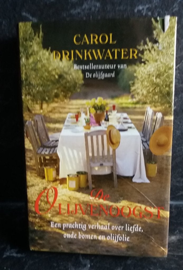De olijfoogst. Carol Drinkwater, Ophalen of Verzenden, Gelezen