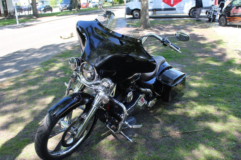 Harley-Davidson Road King FLHRC Road-King Classic bagger sty - foto 3