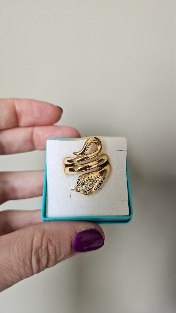 Guess ring goudkleurig slang maat 52, Sieraden, Tassen en Uiterlijk, Ringen, Ophalen of Verzenden, Nieuw, Dame