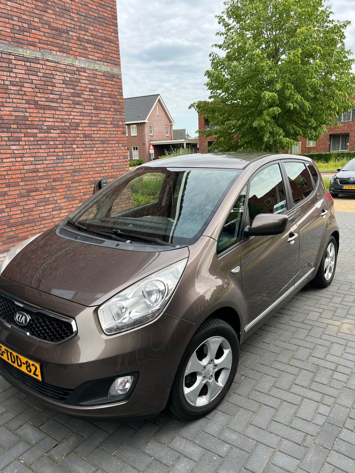 Kia Venga 1.4 Cvvt 2014 Bruin, Auto's, Voorwielaandrijving, Isofix, 4 cilinders, 1153 kg