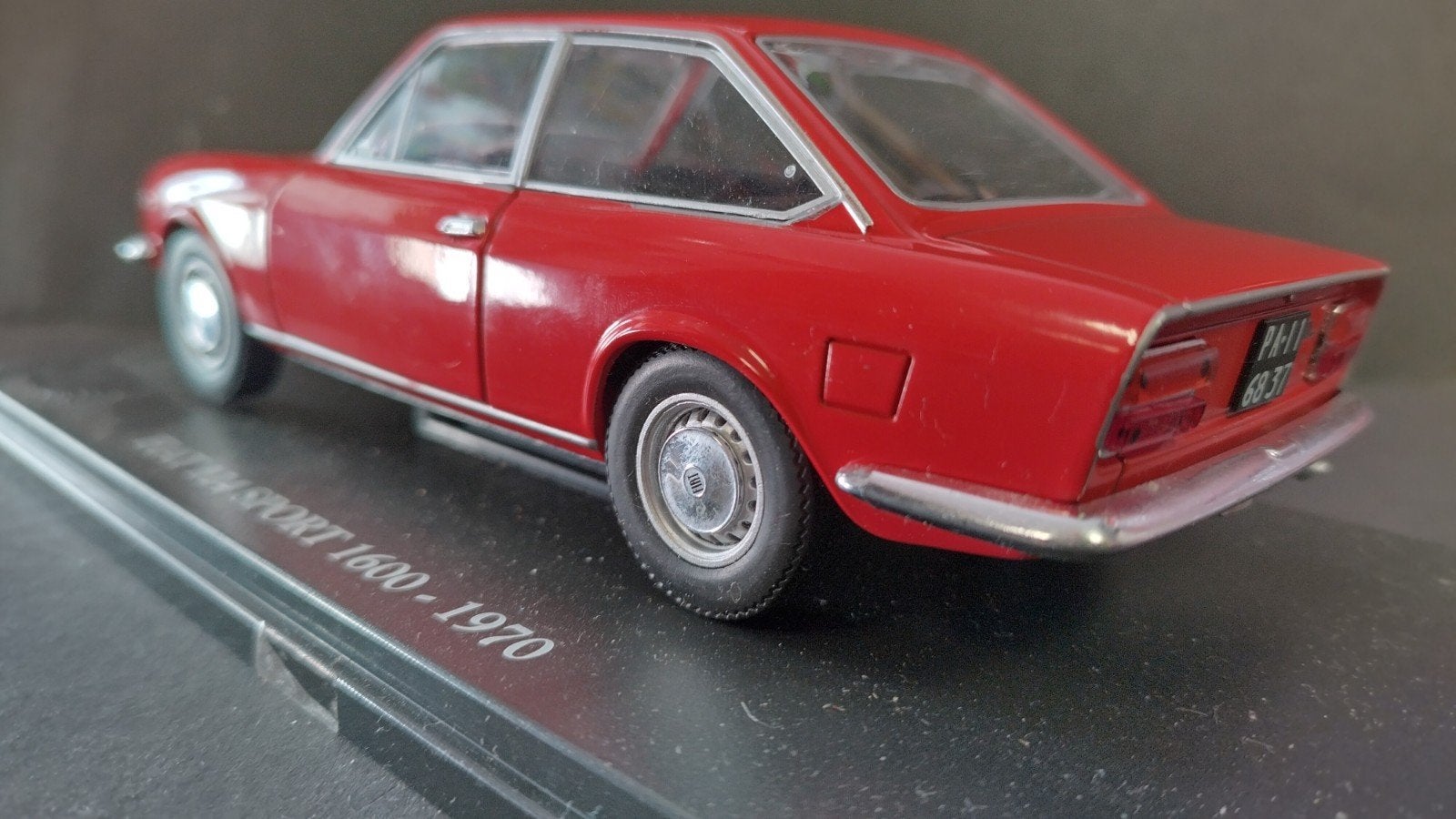 Fiat 124 Sport 1600 1;24 Altaya Pol, Overige merken, Auto, Verzenden, .