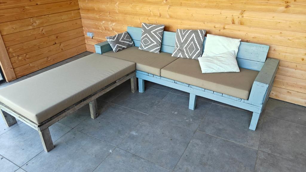 Robuuste houten loungebank 238 cm met kussens, Tuin en Terras, Tuinsets en Loungesets, Ophalen, Gebruikt