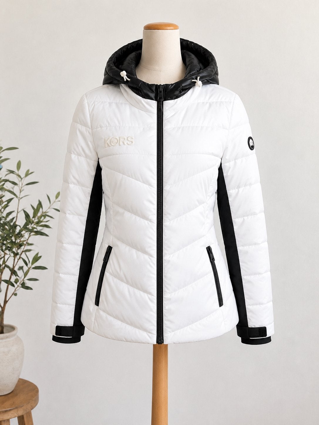Mooie witte puffer winterjas van Michael Kors, maat L, Kleding | Dames, Jassen | Winter, Ophalen of Verzenden, Gedragen, Maat 42/44 (L)