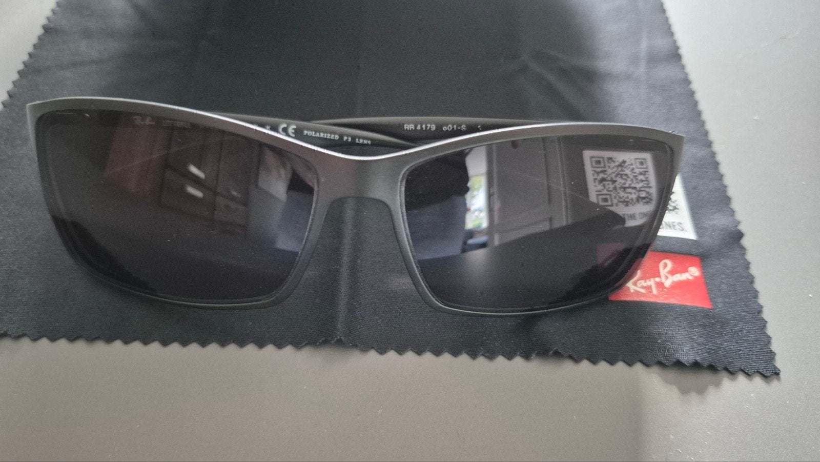 Rayban 4179 zo goed als nieuw, Zonnebril, Zwart, Ophalen of Verzenden, Zo goed als nieuw